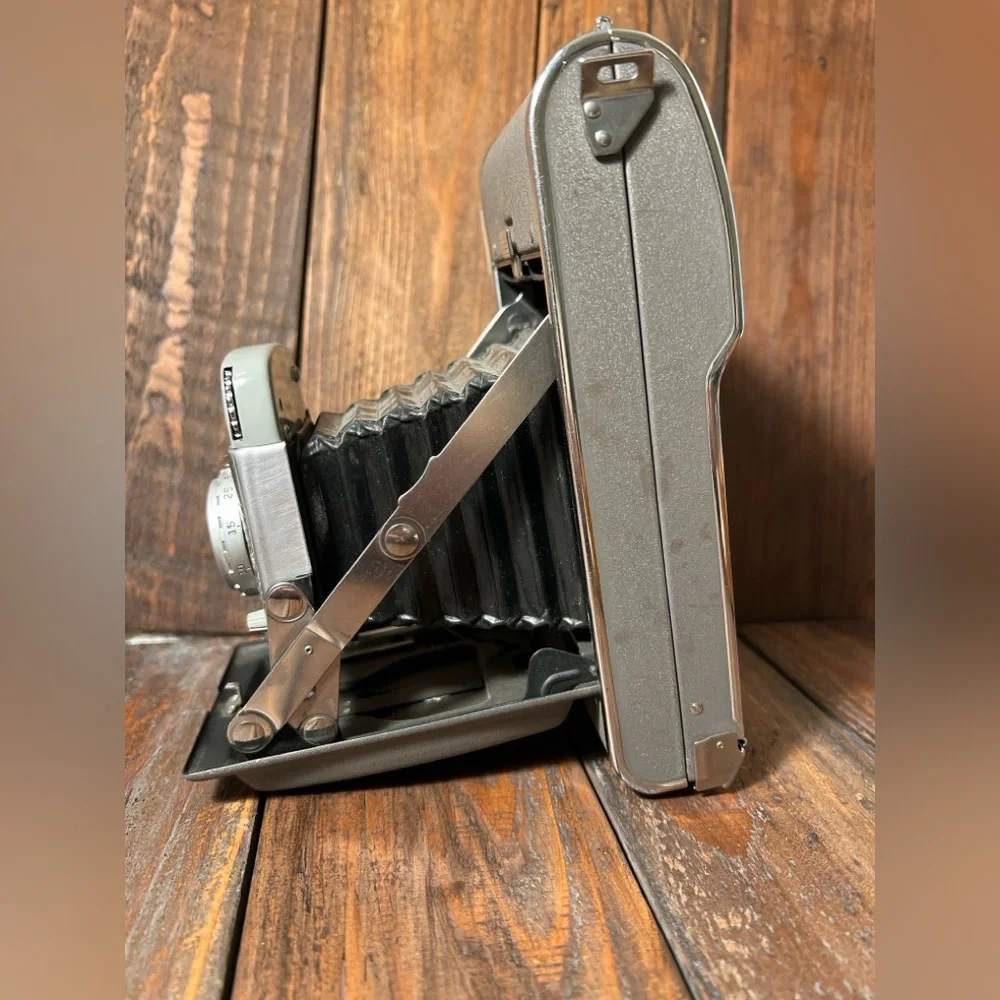 POLOROID Vintage 1950’s MODEL 80 LAND CAMERA W/ lined Genuine Leather Case/Bag